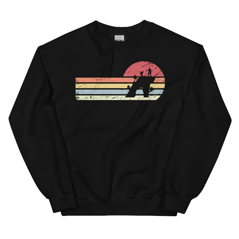 Sonne und Retro Linies - Klettern - Sweatshirt (Unisex) Hoodie with Hem Elastic Stretchable Comfortable Sonne und Retro Linies - Klettern - Sweatshirt (Unisex) Hoodie with Hem Elastic Stretchable Comfortable