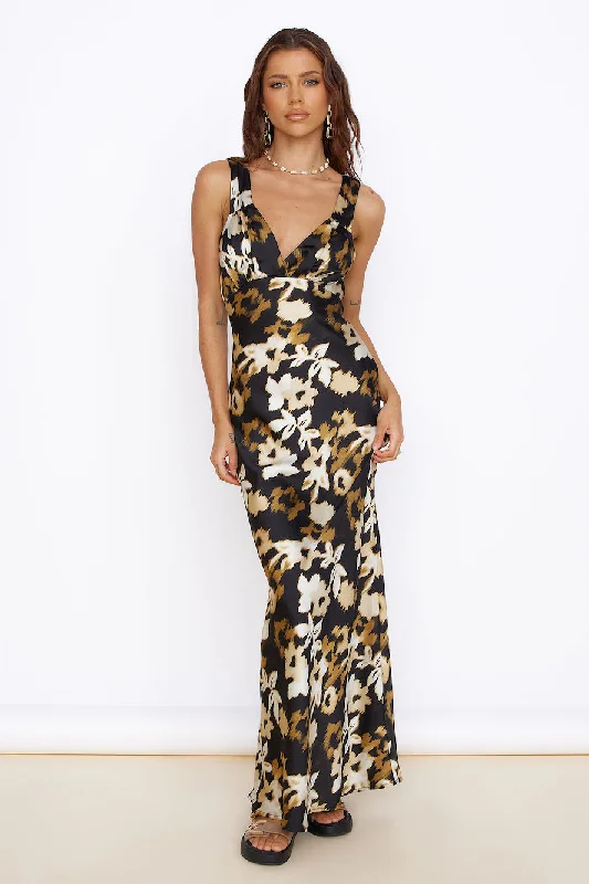 Sunny Days Ahead Maxi Dress Black Comfortable Pleated Maxi Dress