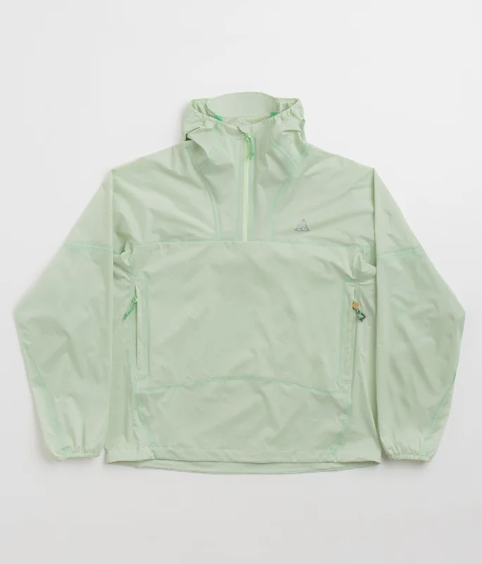 Nike ACG Trail Snacks Jacket - Vapor Green / Reflective Silver Fleece Fabric Down Fabric Feather Fabric Nike ACG Trail Snacks Jacket - Vapor Green / Reflective Silver Fleece Fabric Down Fabric Feather Fabric