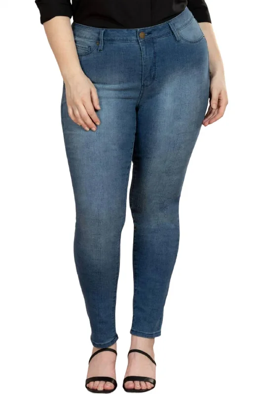Python Jeans - Plus In Medium Wash Casual Loose Fit Jeans